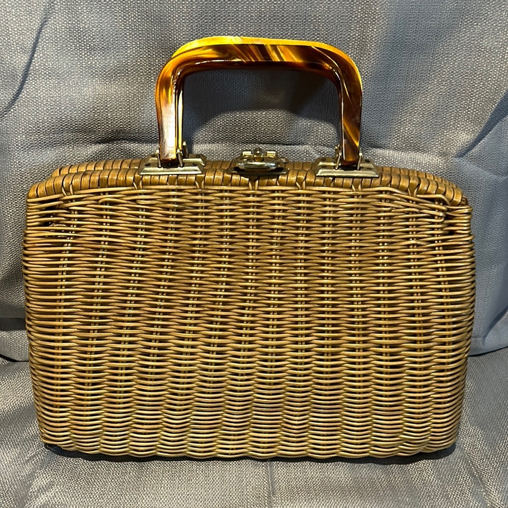Wicker handbag.